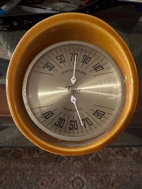 Vintage Taylor Amber MCM Ceramic Thermometer & Barometer USA 1960s.